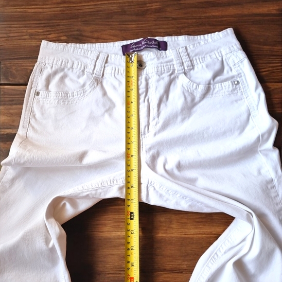 Gloria Vanderbilt White 98% Cotton Capris - Picture 4 of 8